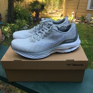 Mizuno Wave Rider 26, Women's, Size 9 (US size 8 or 8.5)